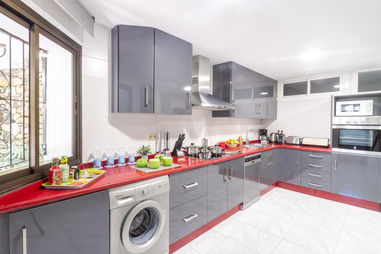 Marbella Banus Suites - Golden Beach Marbella Suite المظهر الخارجي الصورة