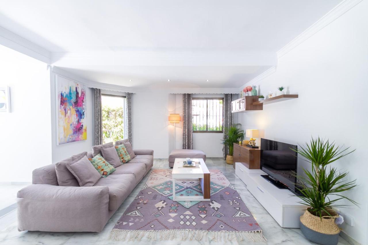 Marbella Banus Suites - Golden Beach Marbella Suite المظهر الخارجي الصورة