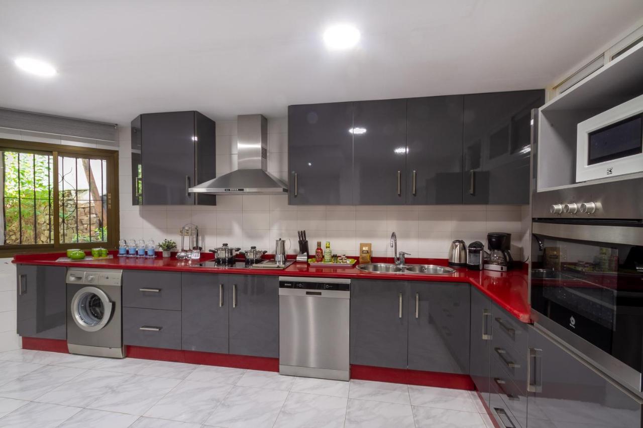 Marbella Banus Suites - Golden Beach Marbella Suite المظهر الخارجي الصورة
