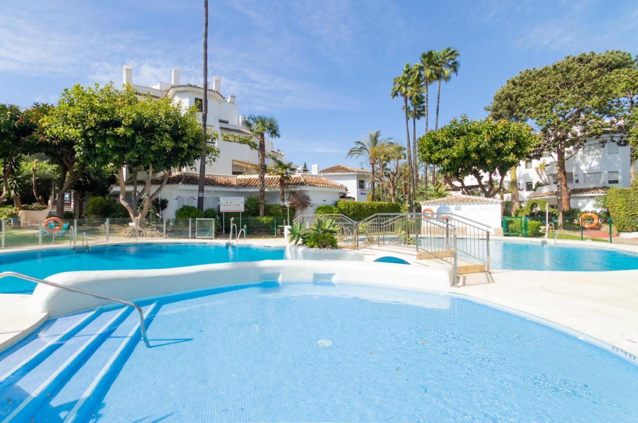 Marbella Banus Suites - Golden Beach Marbella Suite المظهر الخارجي الصورة