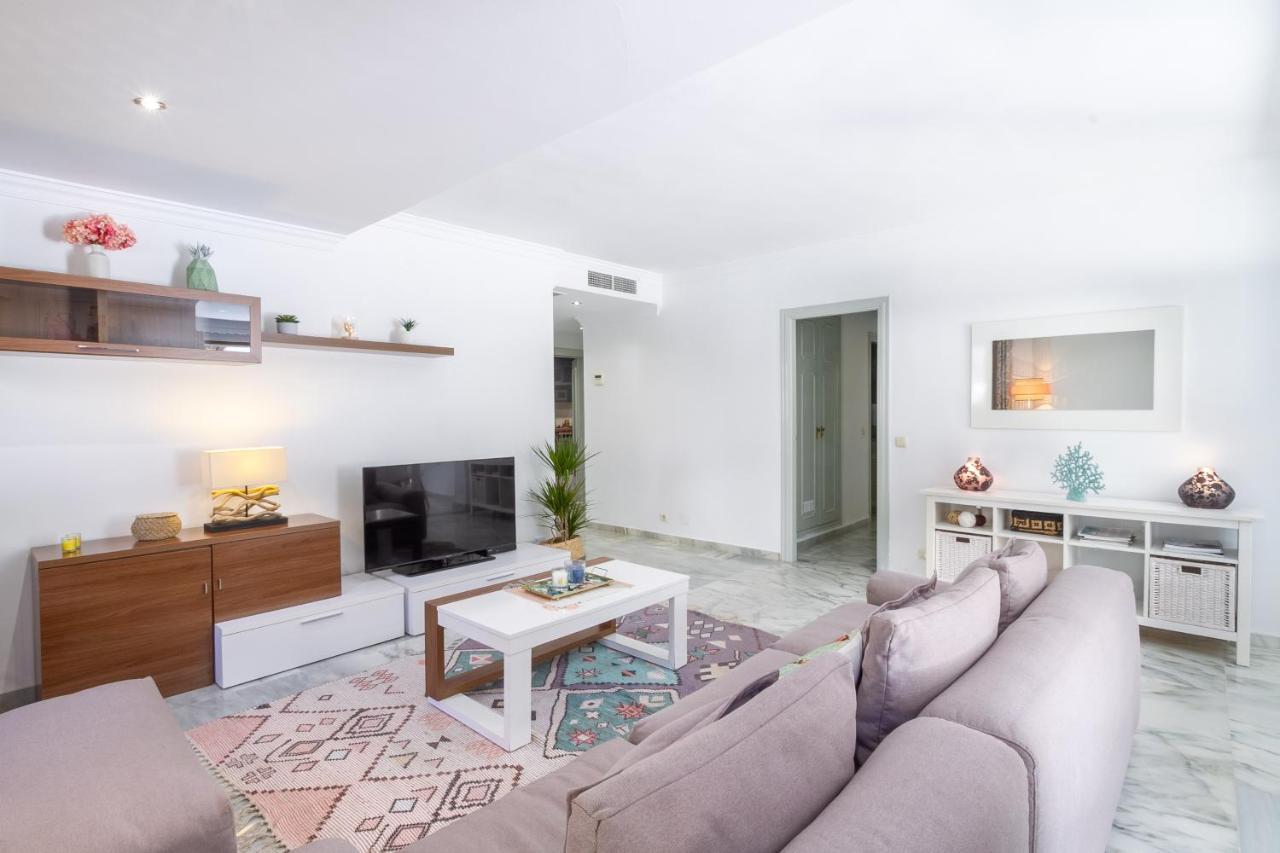 Marbella Banus Suites - Golden Beach Marbella Suite المظهر الخارجي الصورة