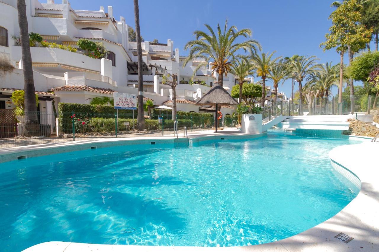 Marbella Banus Suites - Golden Beach Marbella Suite المظهر الخارجي الصورة