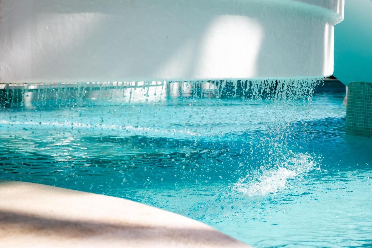 Marbella Banus Suites - Golden Beach Marbella Suite المظهر الخارجي الصورة